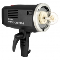 Lampa błyskowa Godox AD600BM UK